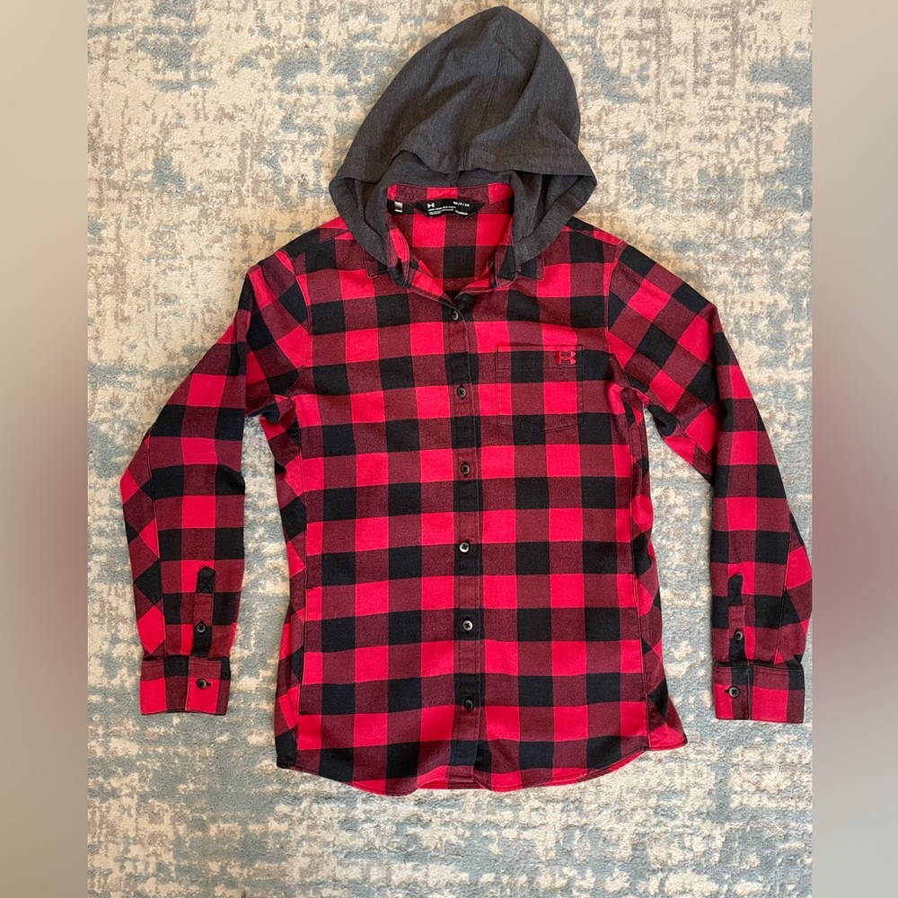 Under Armour Long Sleeve Hooded Red and Black Flannel with Pockets - Small
